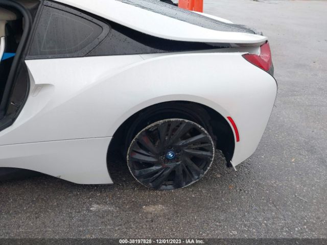 Photo 5 VIN: WBY2Z2C52FV392331 - BMW I8 