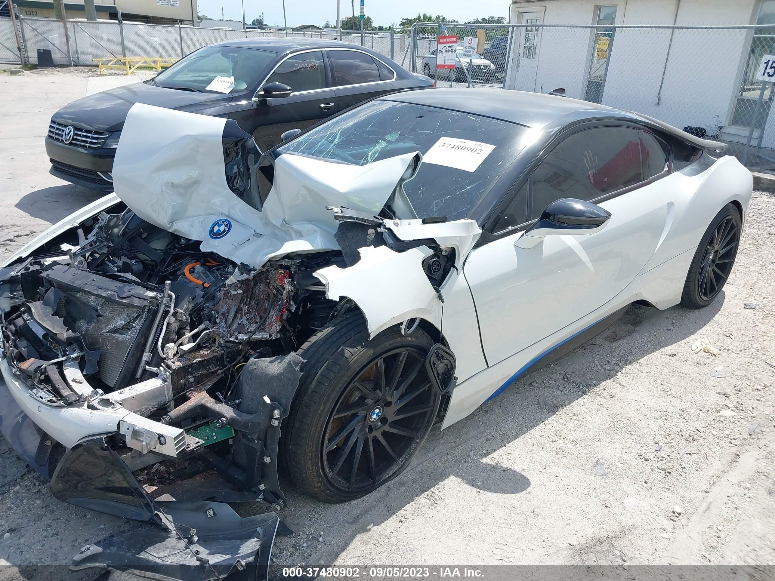 Photo 1 VIN: WBY2Z2C53GV674852 - BMW I8 