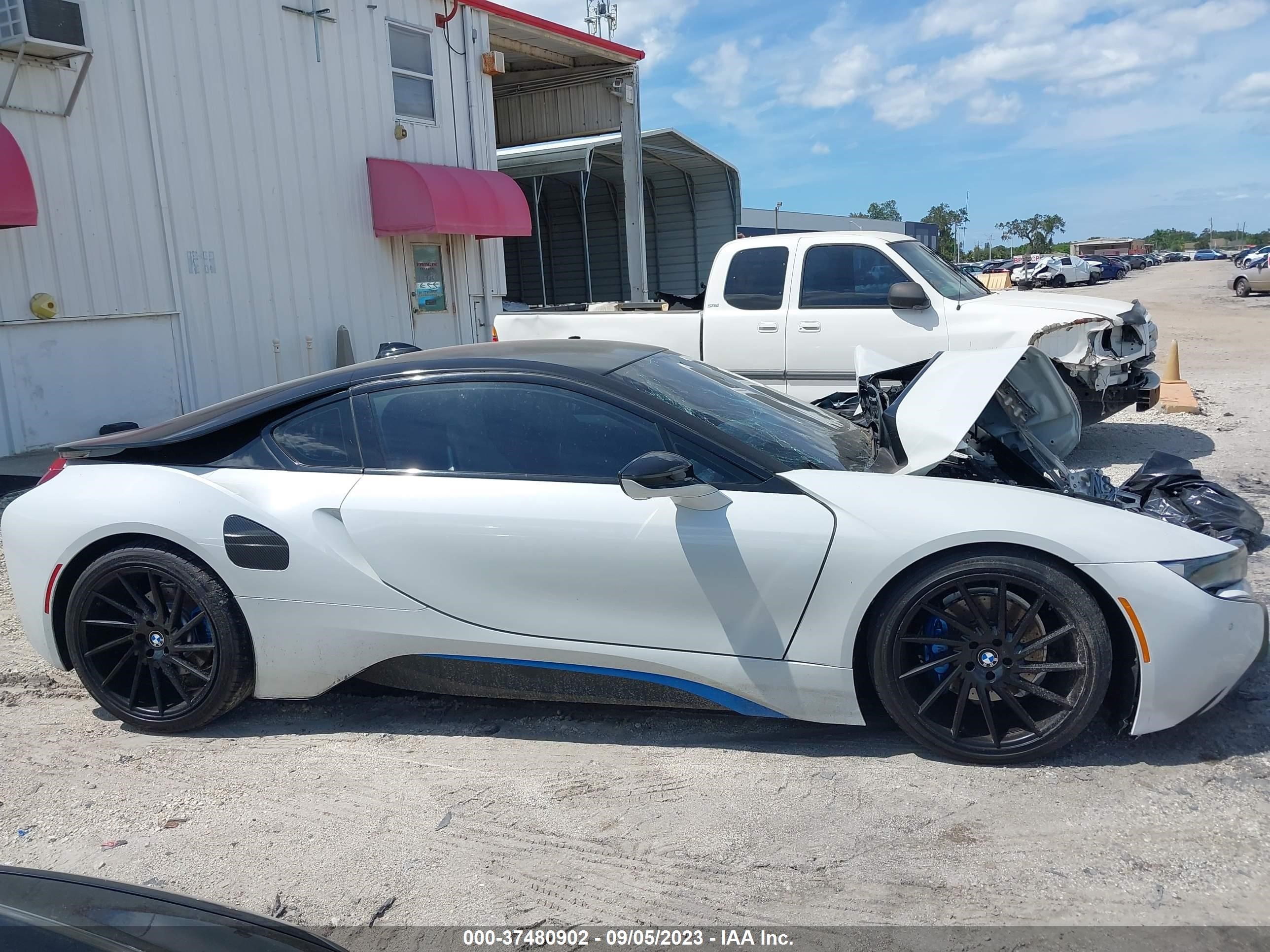 Photo 12 VIN: WBY2Z2C53GV674852 - BMW I8 