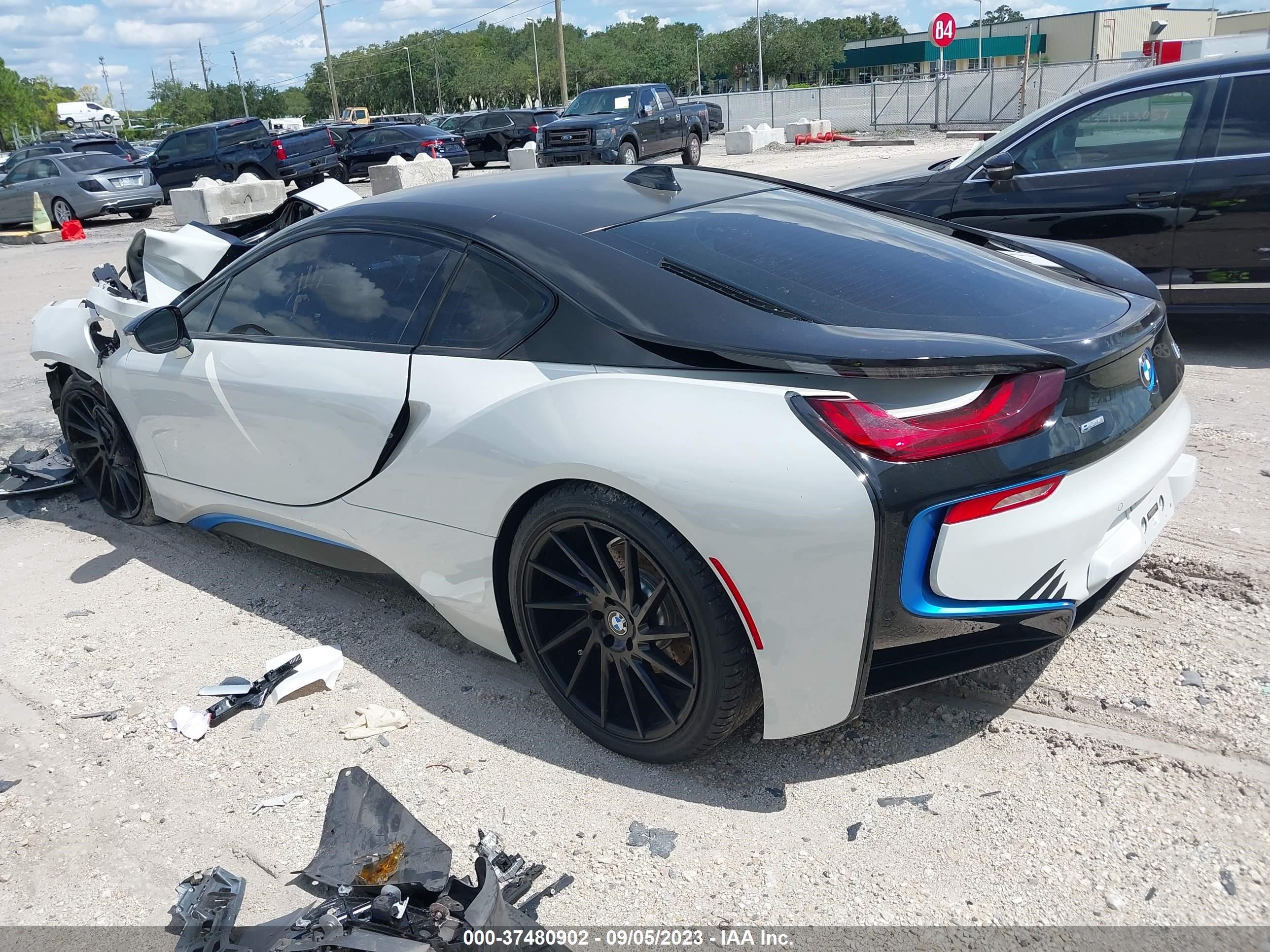 Photo 2 VIN: WBY2Z2C53GV674852 - BMW I8 