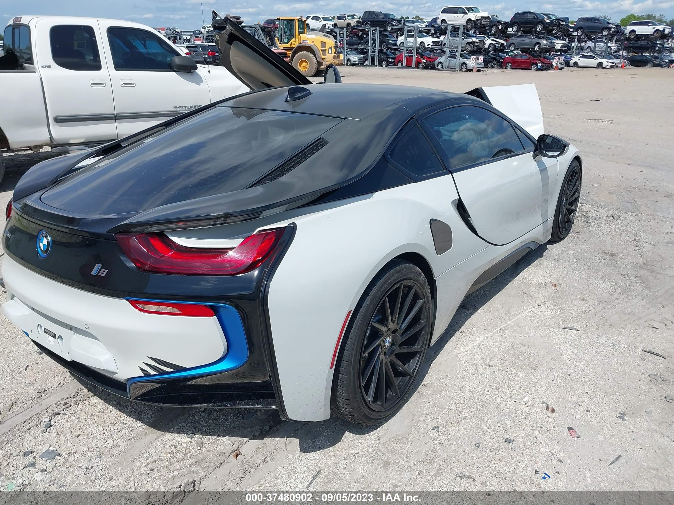 Photo 3 VIN: WBY2Z2C53GV674852 - BMW I8 