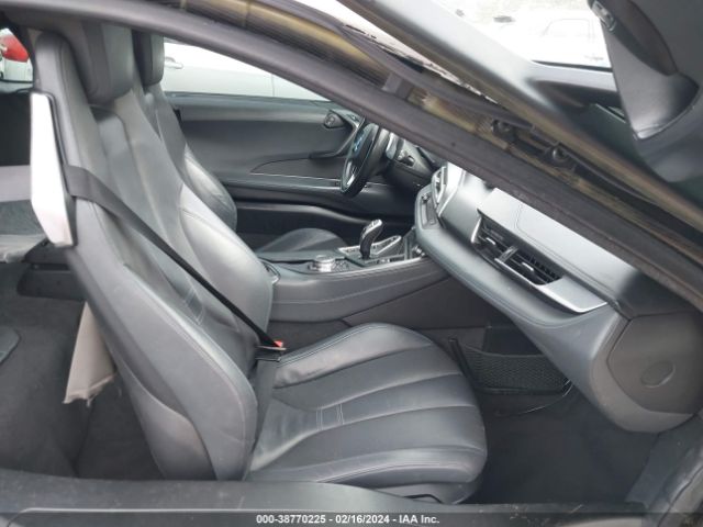 Photo 4 VIN: WBY2Z2C54GV674830 - BMW I8 