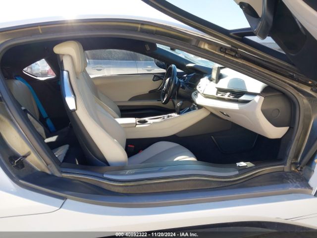 Photo 4 VIN: WBY2Z2C58FV392642 - BMW I8 