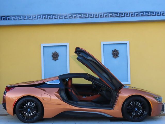 Photo 8 VIN: WBY2Z6C51KVG97792 - BMW I8 