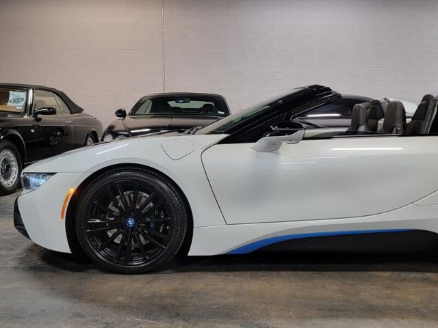 Photo 3 VIN: WBY2Z6C55KVB83203 - BMW I8 