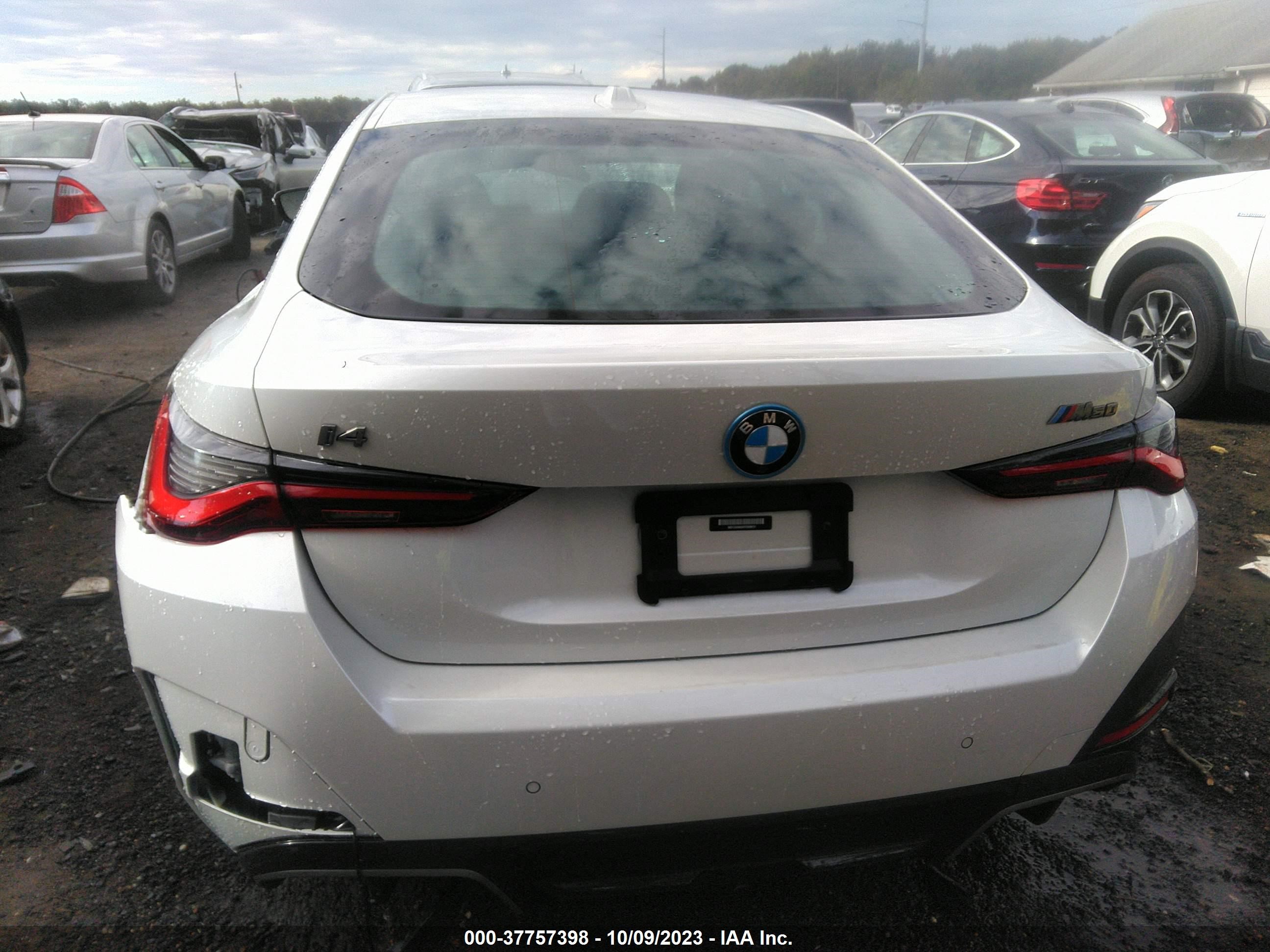 Photo 14 VIN: WBY33AW04PFN09810 - BMW I4 