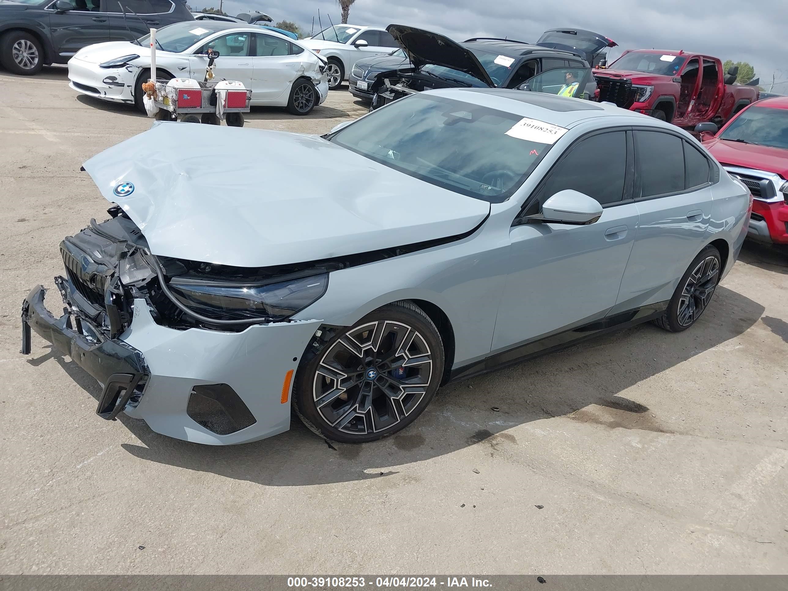 Photo 1 VIN: WBY33FK00RCP64106 - BMW I5 