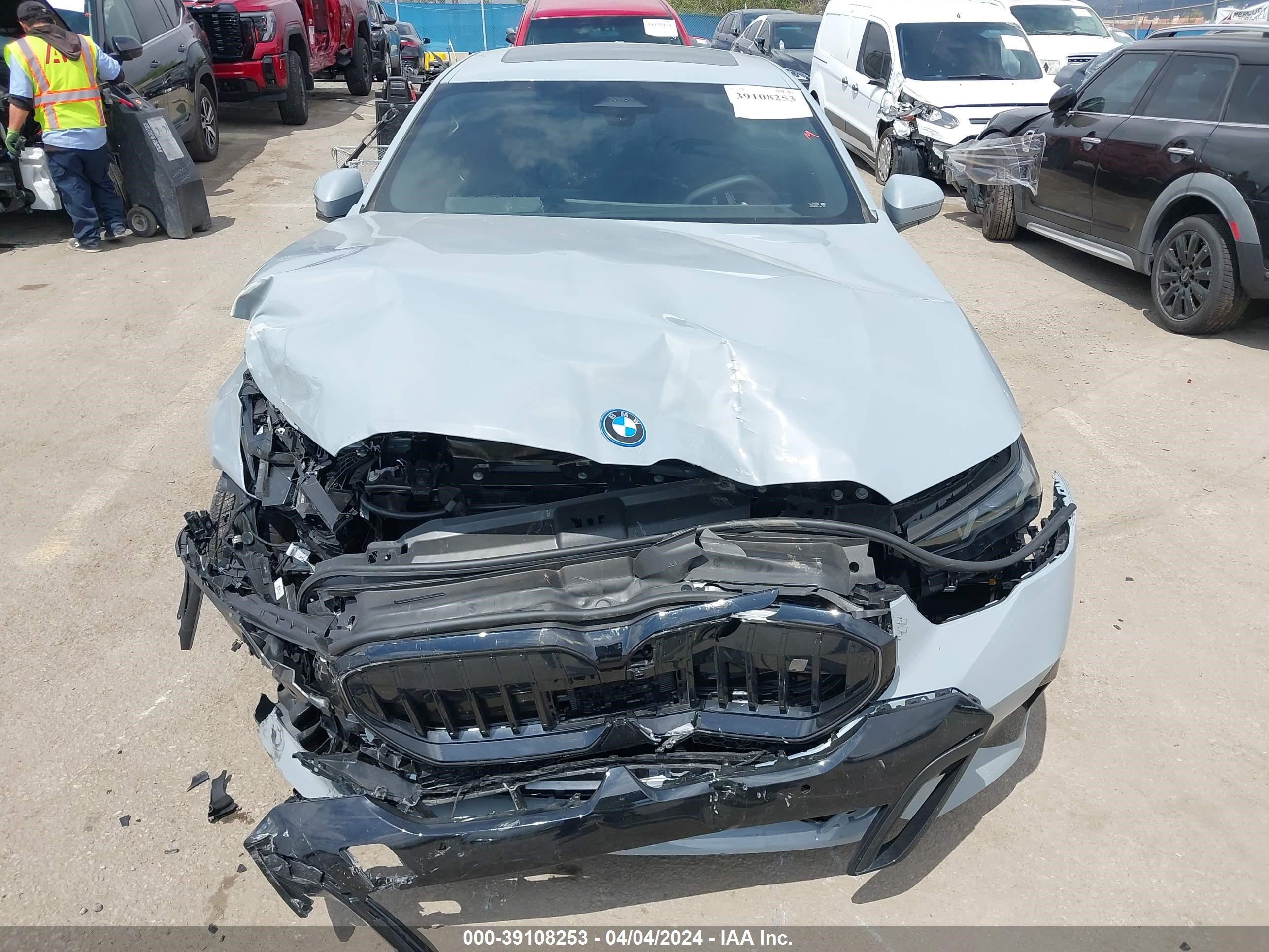 Photo 12 VIN: WBY33FK00RCP64106 - BMW I5 