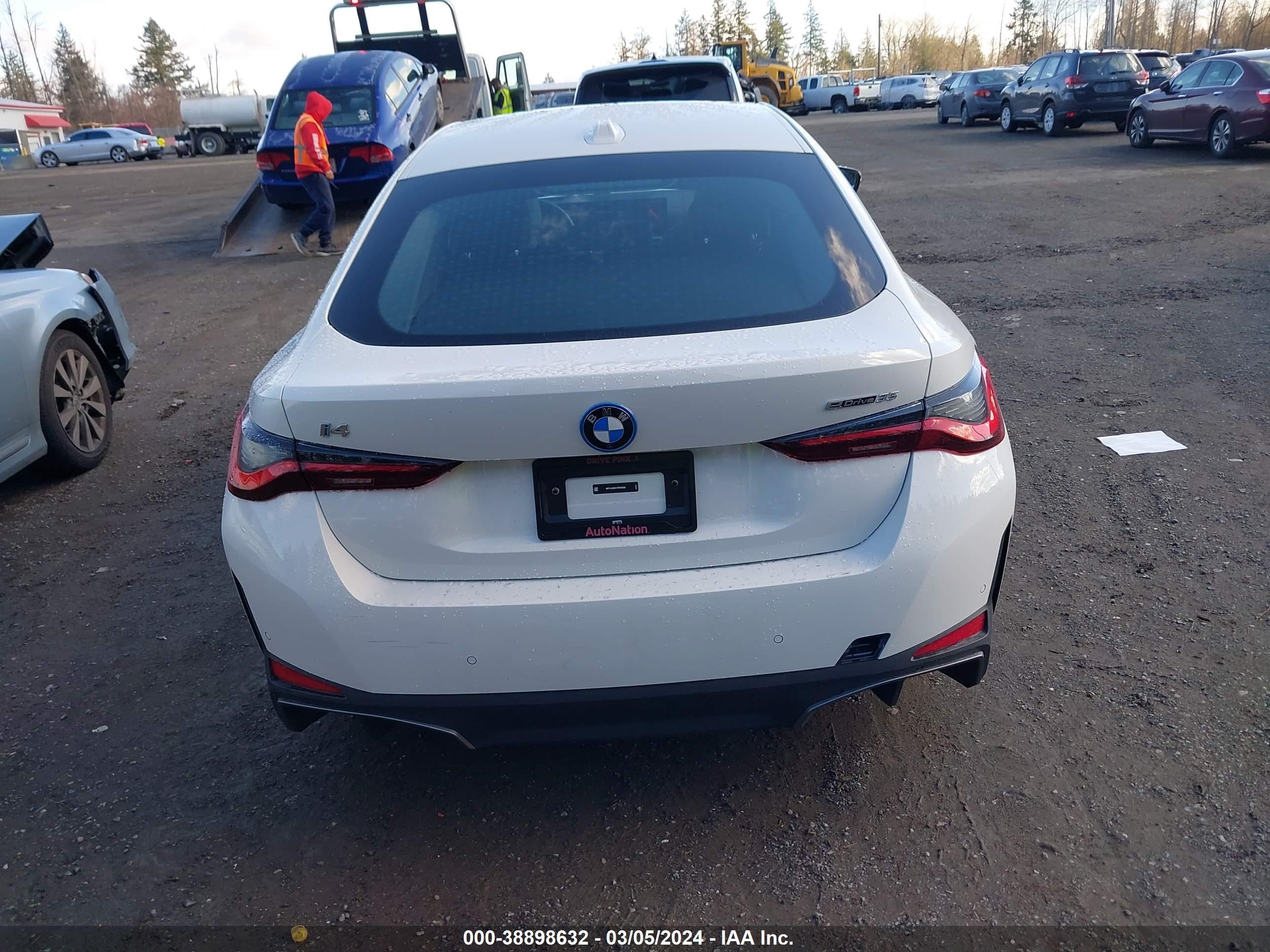 Photo 15 VIN: WBY43AW01RFS09360 - BMW I4 