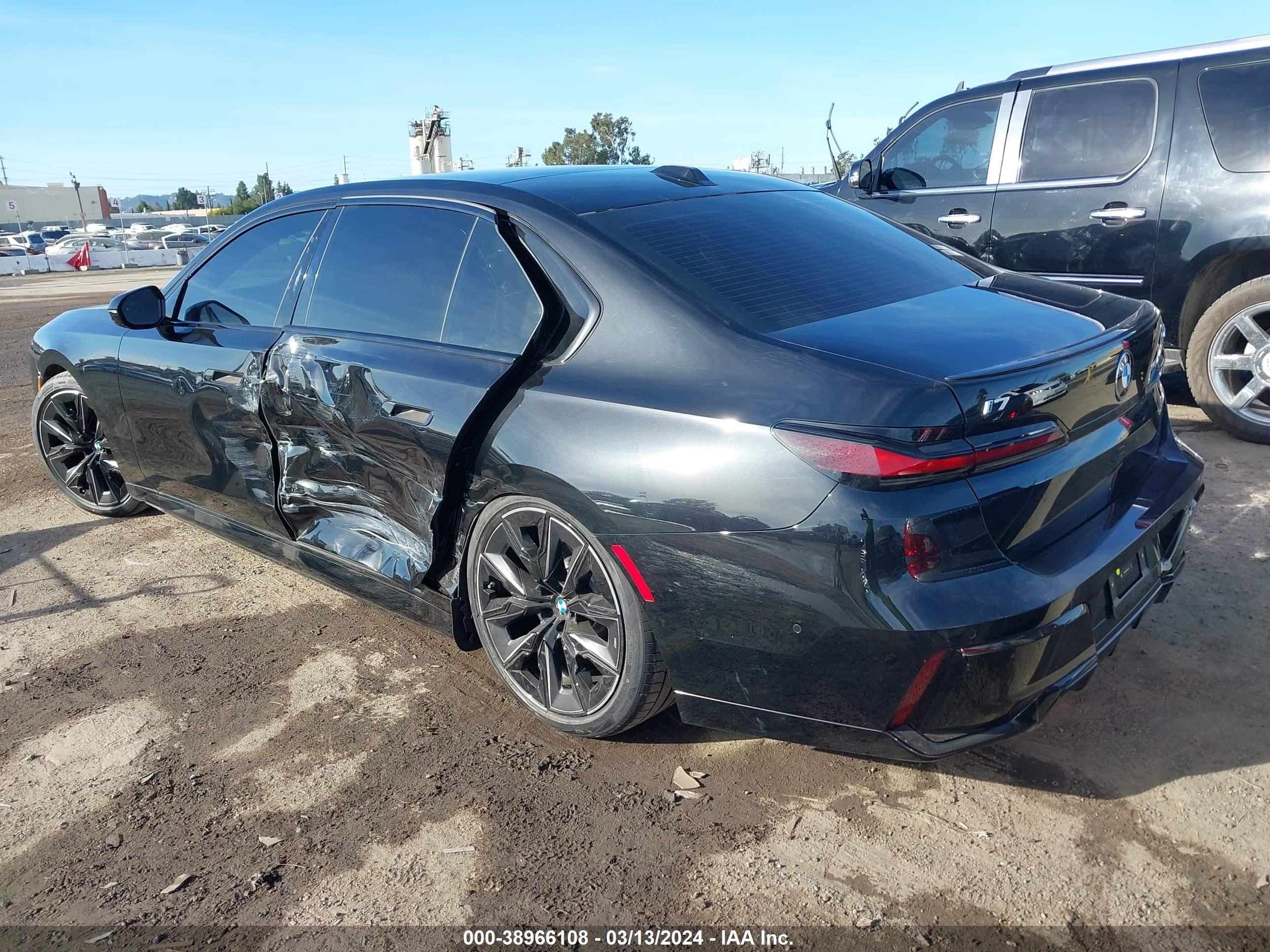 Photo 2 VIN: WBY43EJ03RCR17433 - BMW I7 