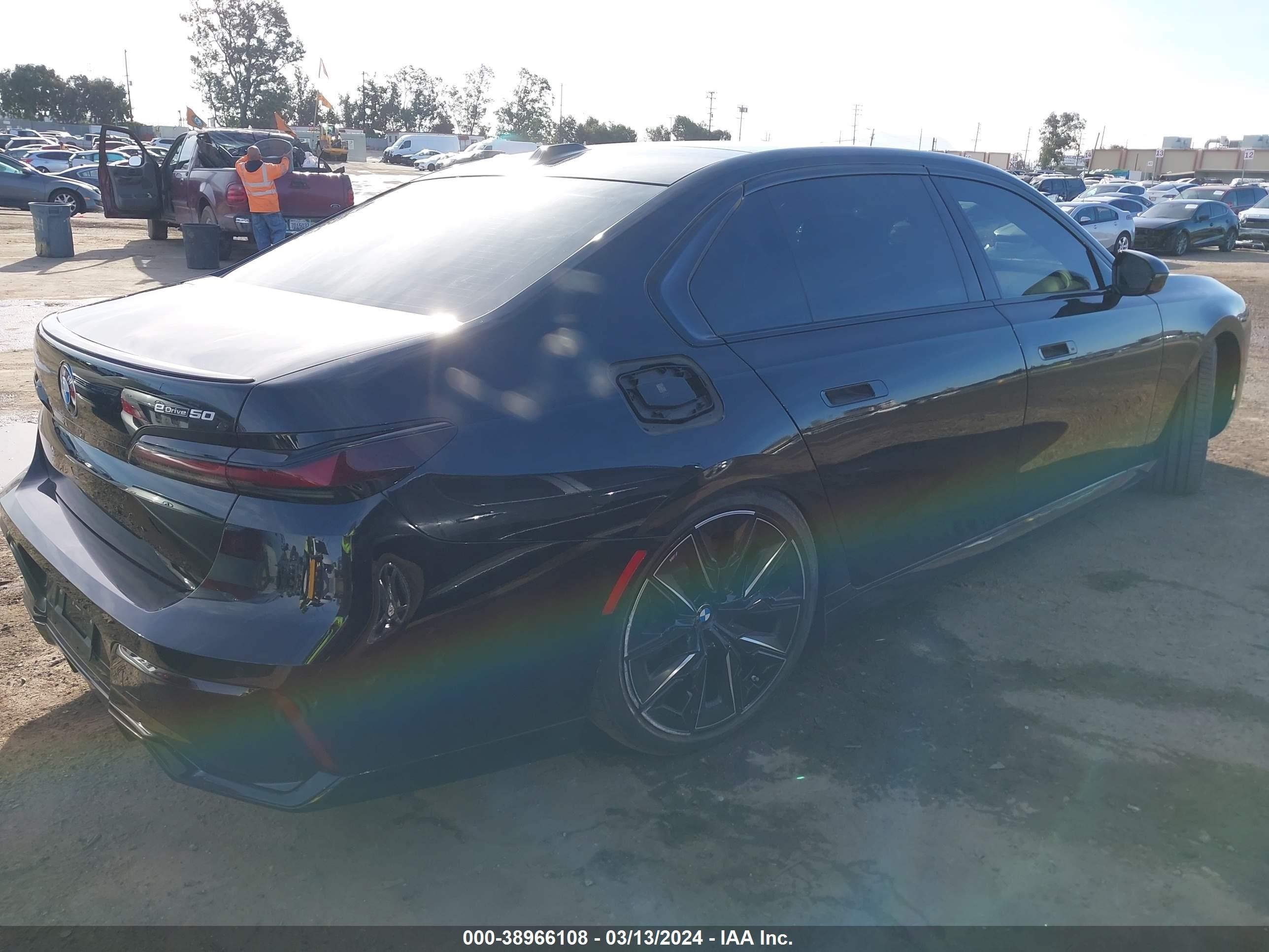 Photo 3 VIN: WBY43EJ03RCR17433 - BMW I7 