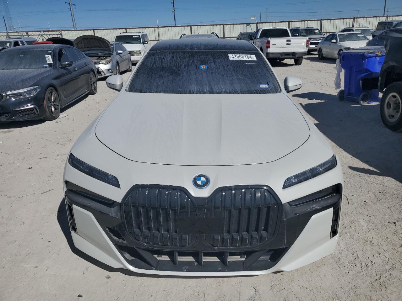 Photo 4 VIN: WBY53EJ05PCM58262 - BMW I7 