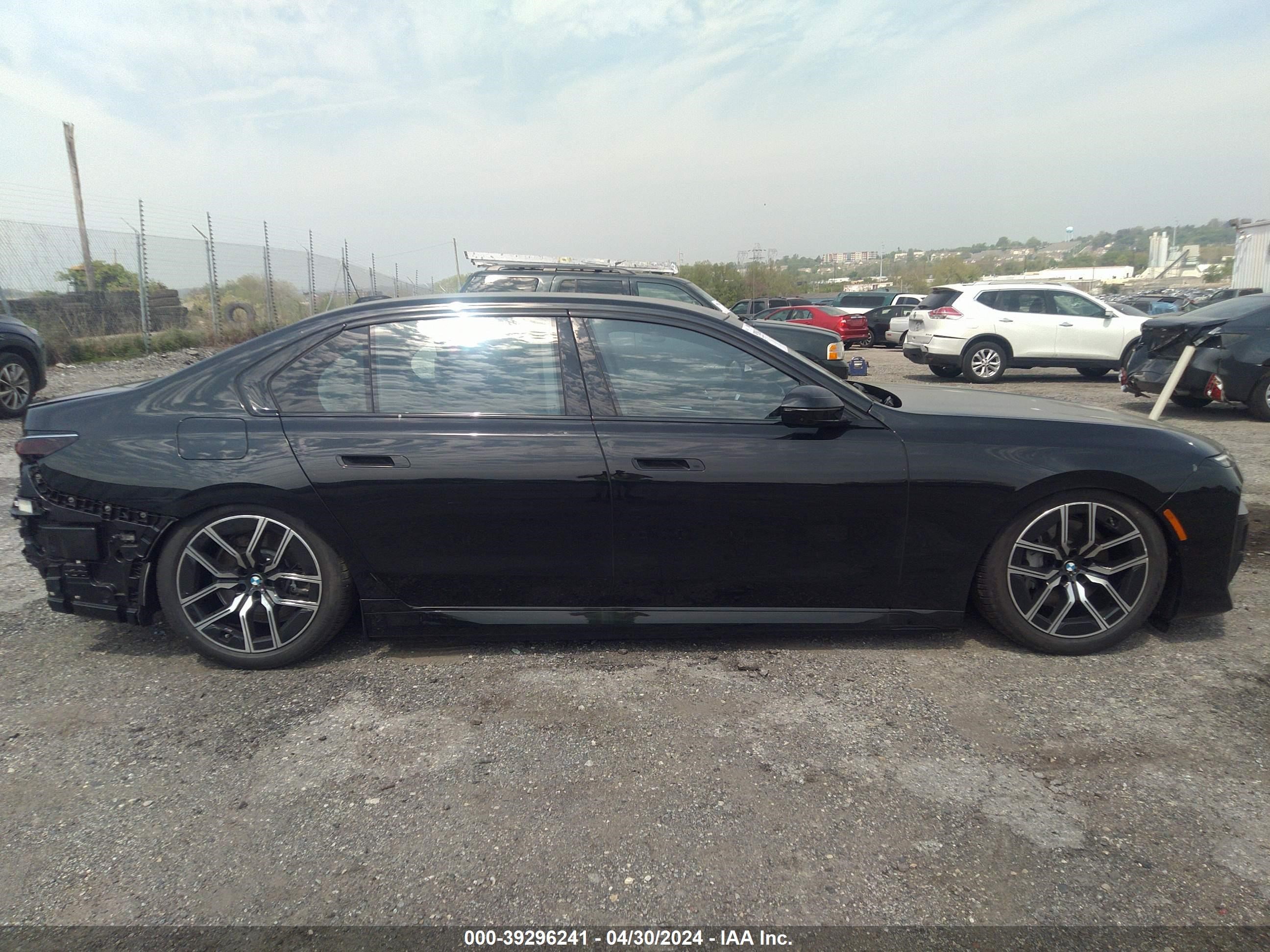 Photo 12 VIN: WBY53EJ07RCR55199 - BMW I7 