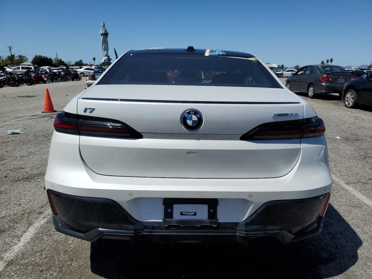 Photo 5 VIN: WBY53EJ08PCN04974 - BMW I7 