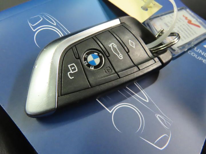 Photo 11 VIN: WBY71AW070FM71180 - BMW I4 