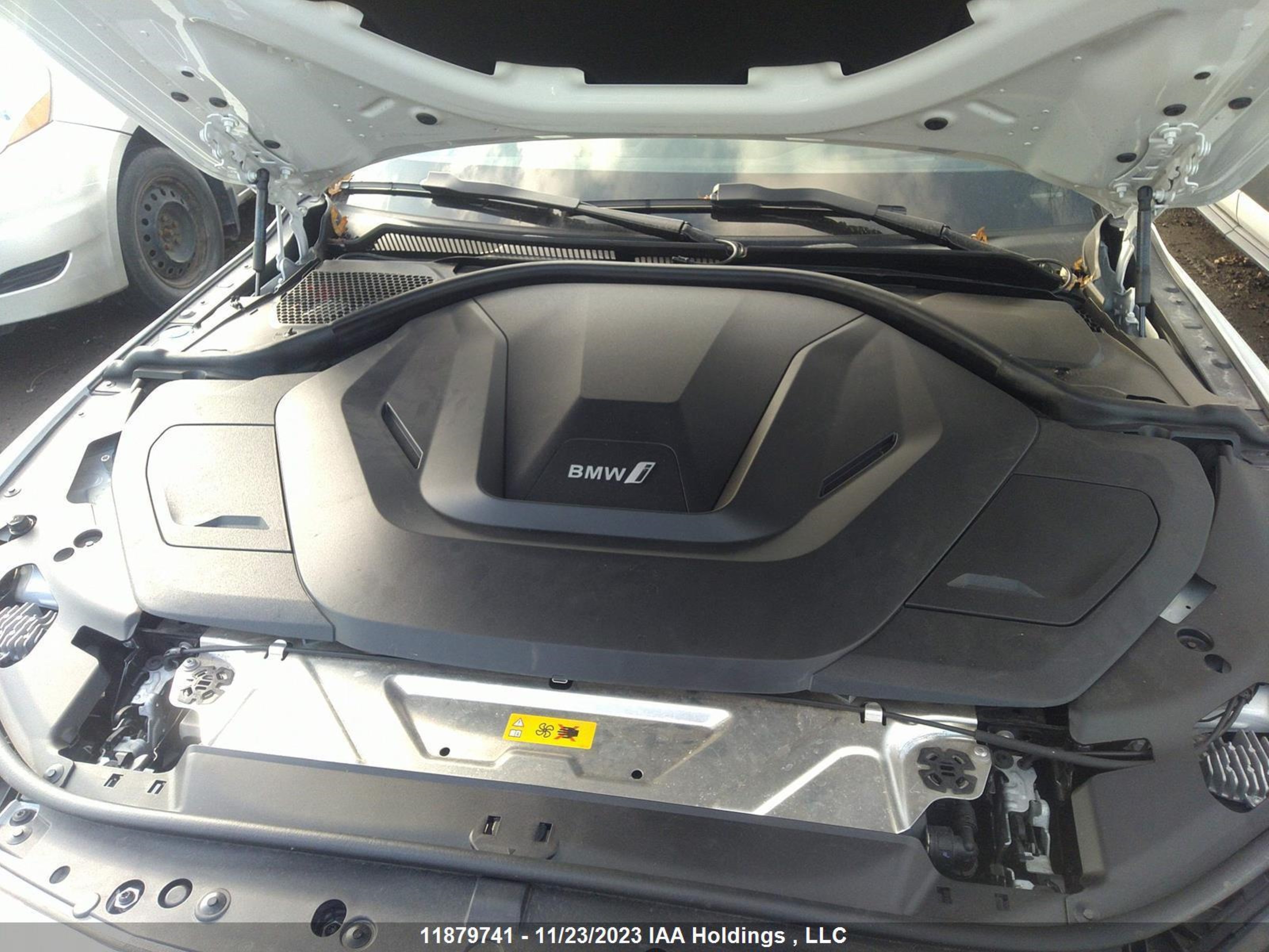 Photo 9 VIN: WBY73AW07NFL99009 - BMW I4 