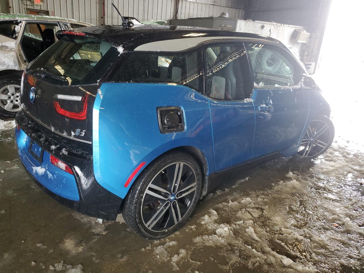 Photo 2 VIN: WBY7Z4C50JVC34647 - BMW I3 