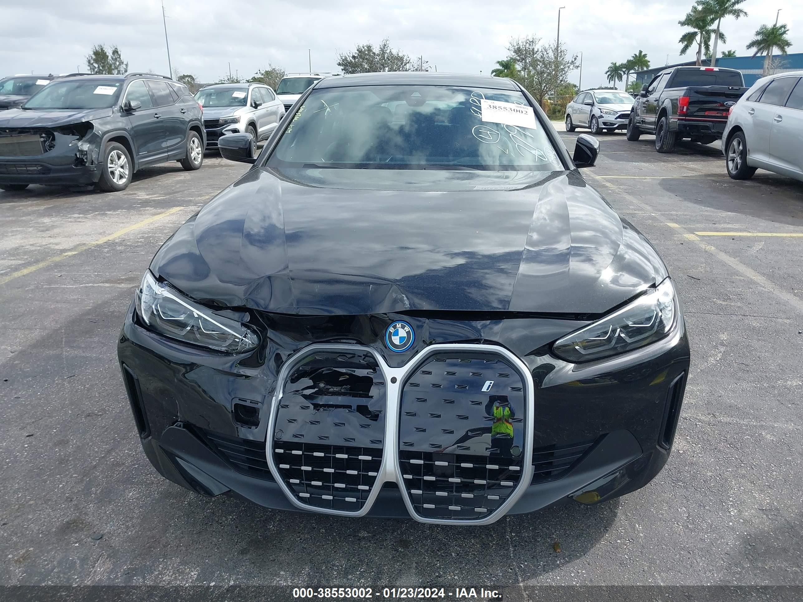 Photo 11 VIN: WBY83FB0XRFR98791 - BMW I4 