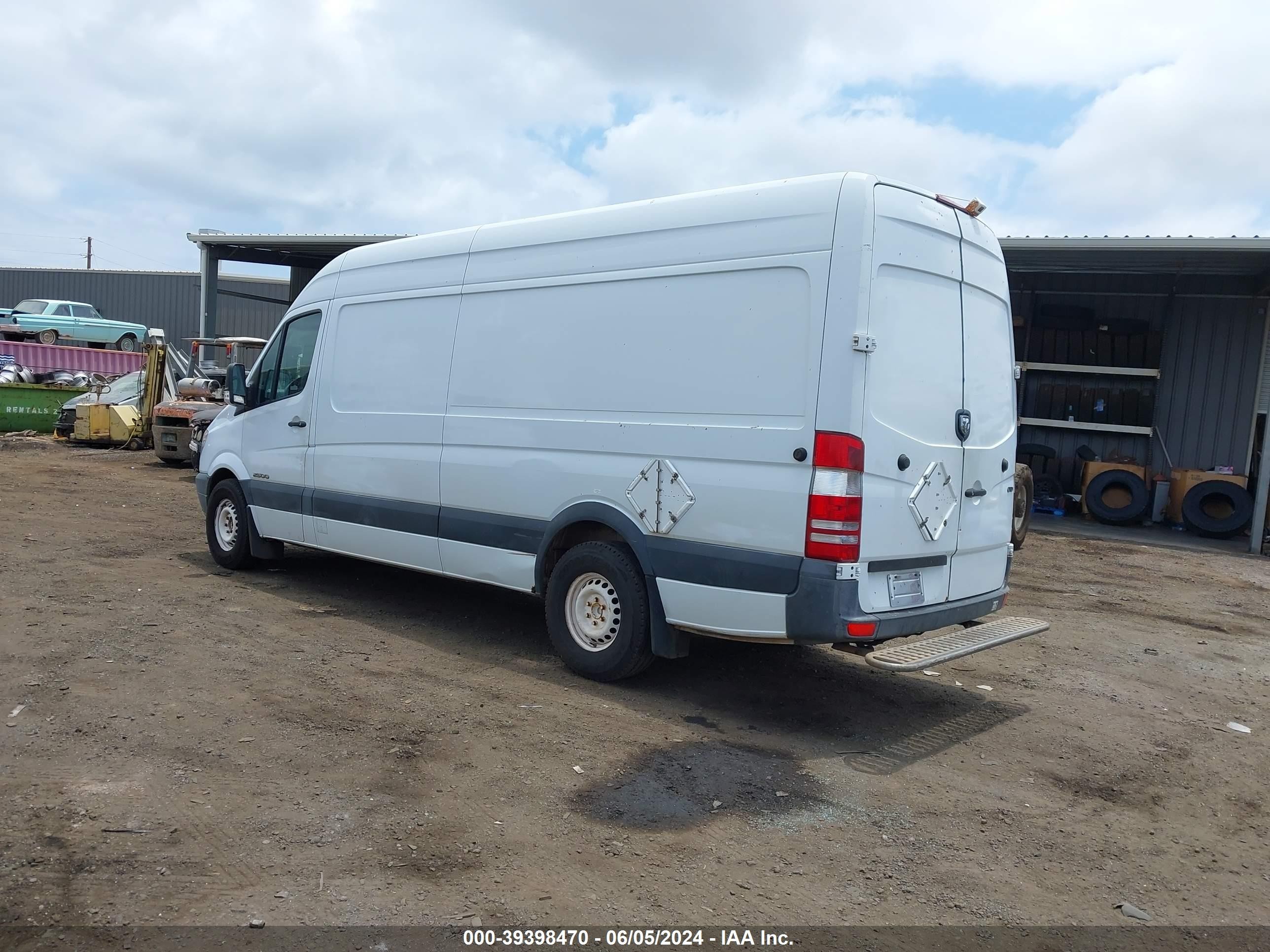 Photo 2 VIN: WD0PE845985257913 - DODGE SPRINTER 