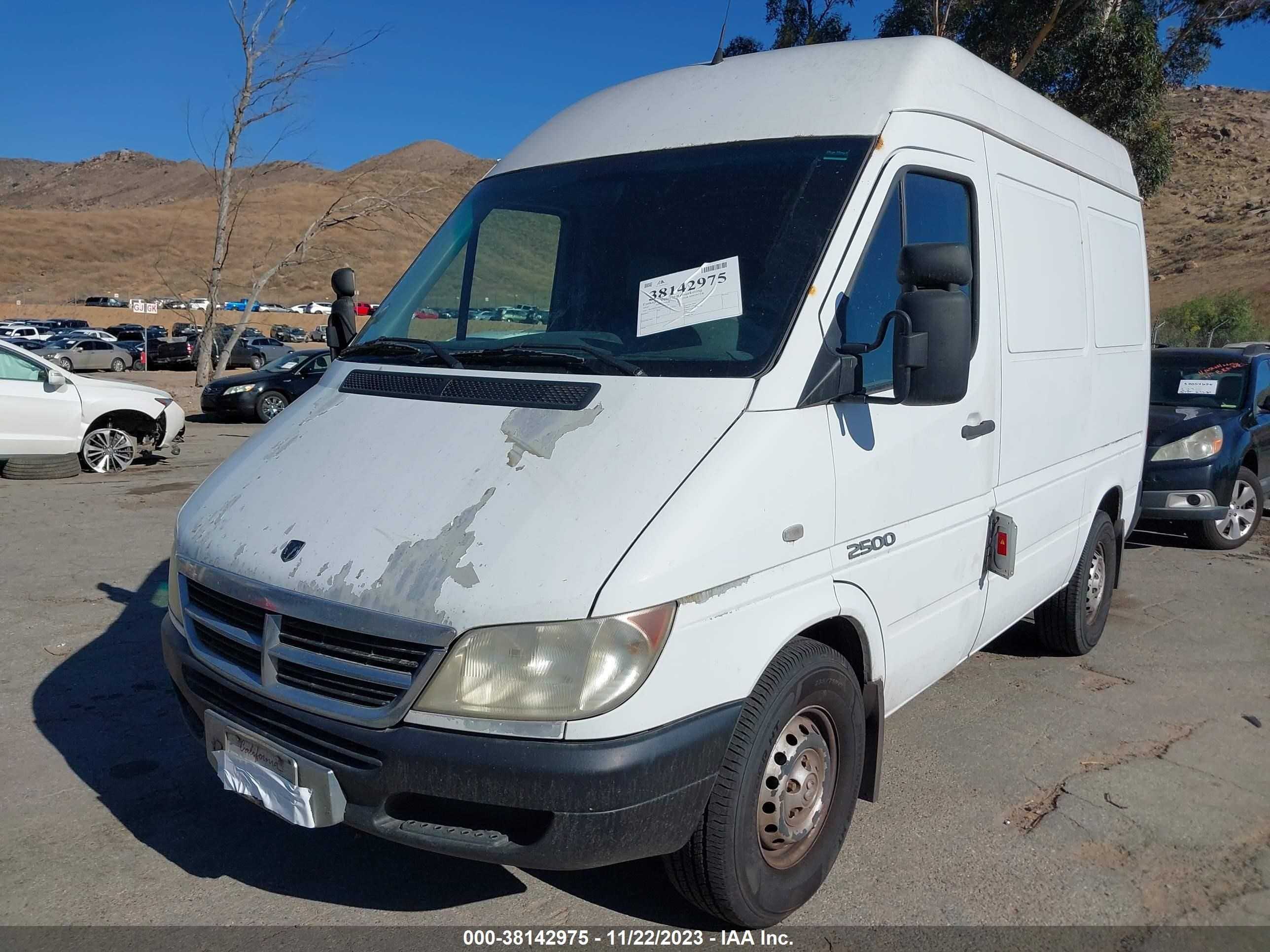 Photo 1 VIN: WD2PD144055770360 - DODGE RAM-VAN 