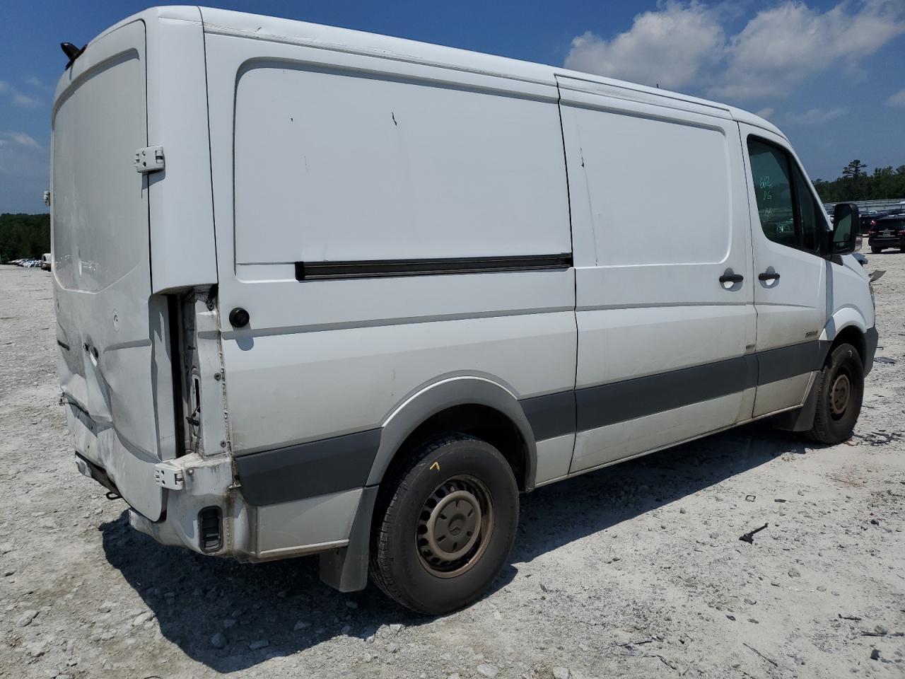 Photo 2 VIN: WD3PE7CC3E5840759 - MERCEDES-BENZ SPRINTER 