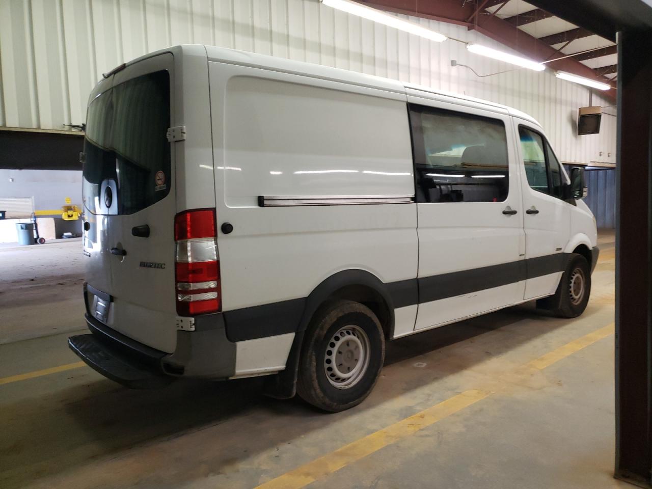 Photo 2 VIN: WD3PE7CCXC5710118 - MERCEDES-BENZ SPRINTER 