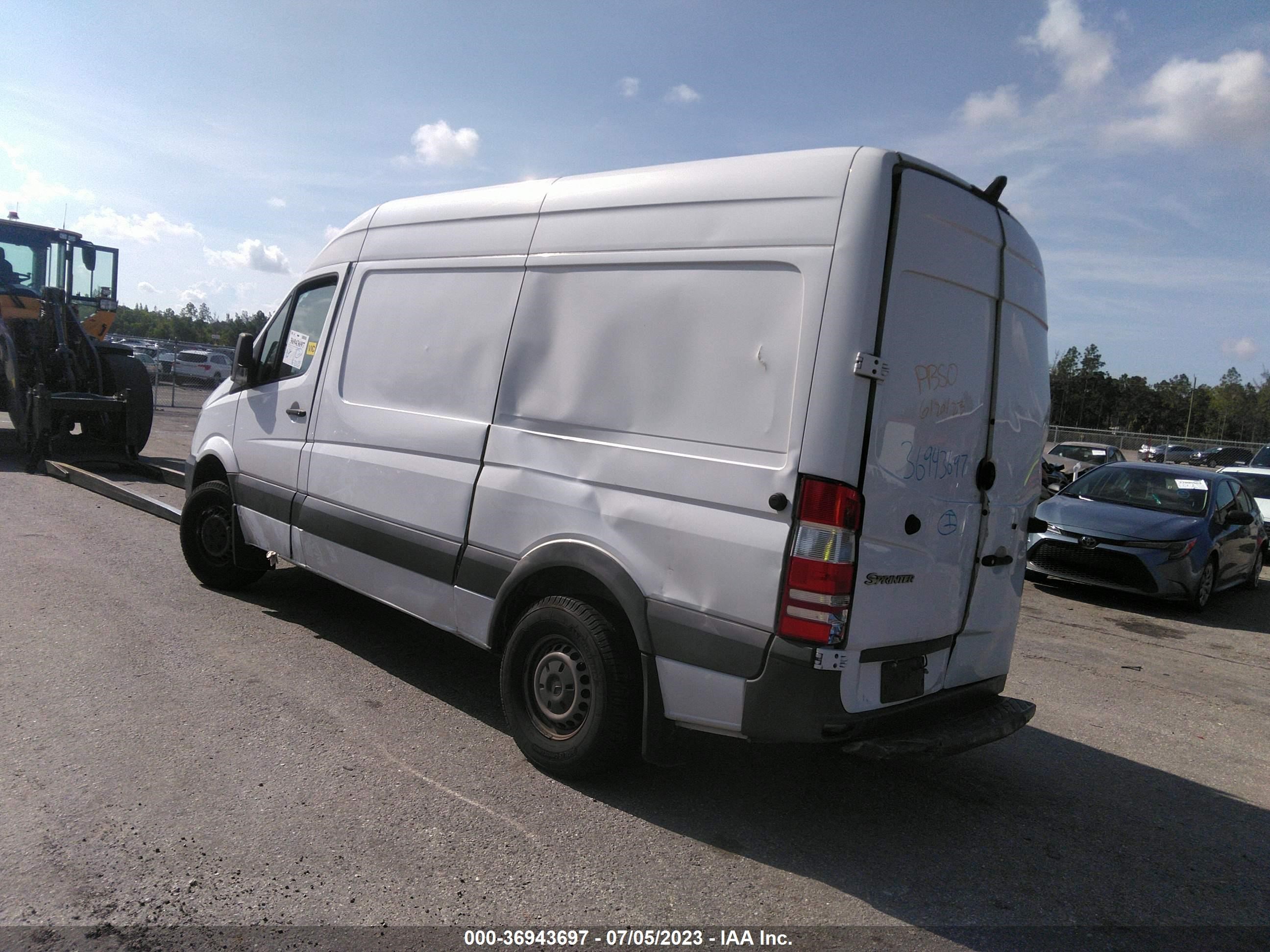 Photo 2 VIN: WD3PE7CD0HP569905 - MERCEDES-BENZ SPRINTER 