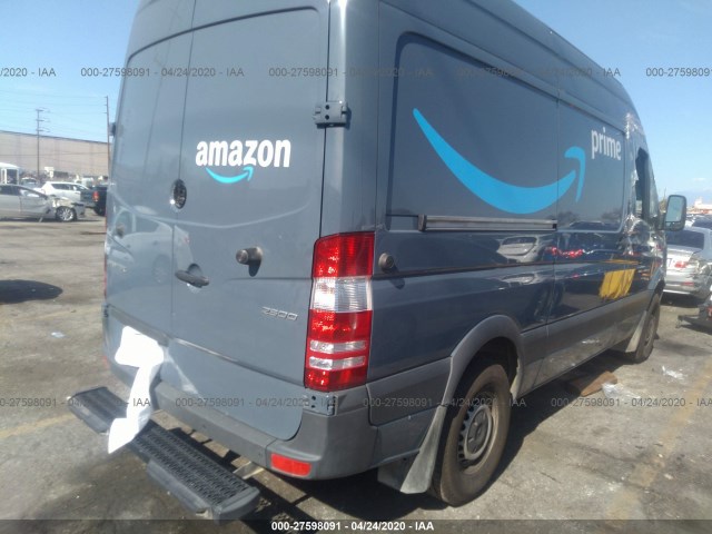 Photo 3 VIN: WD3PE7CD2JP644786 - MERCEDES-BENZ SPRINTER CARGO VAN 