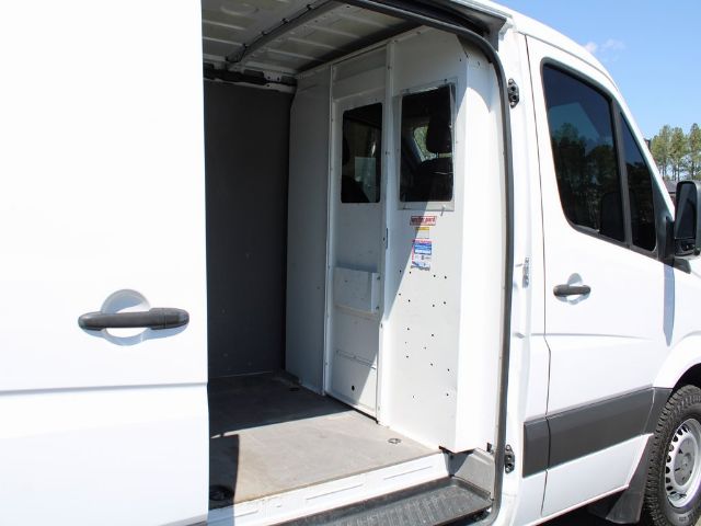 Photo 7 VIN: WD3PE7CD4JP618982 - MERCEDES-BENZ SPRINTER CARGO VAN 