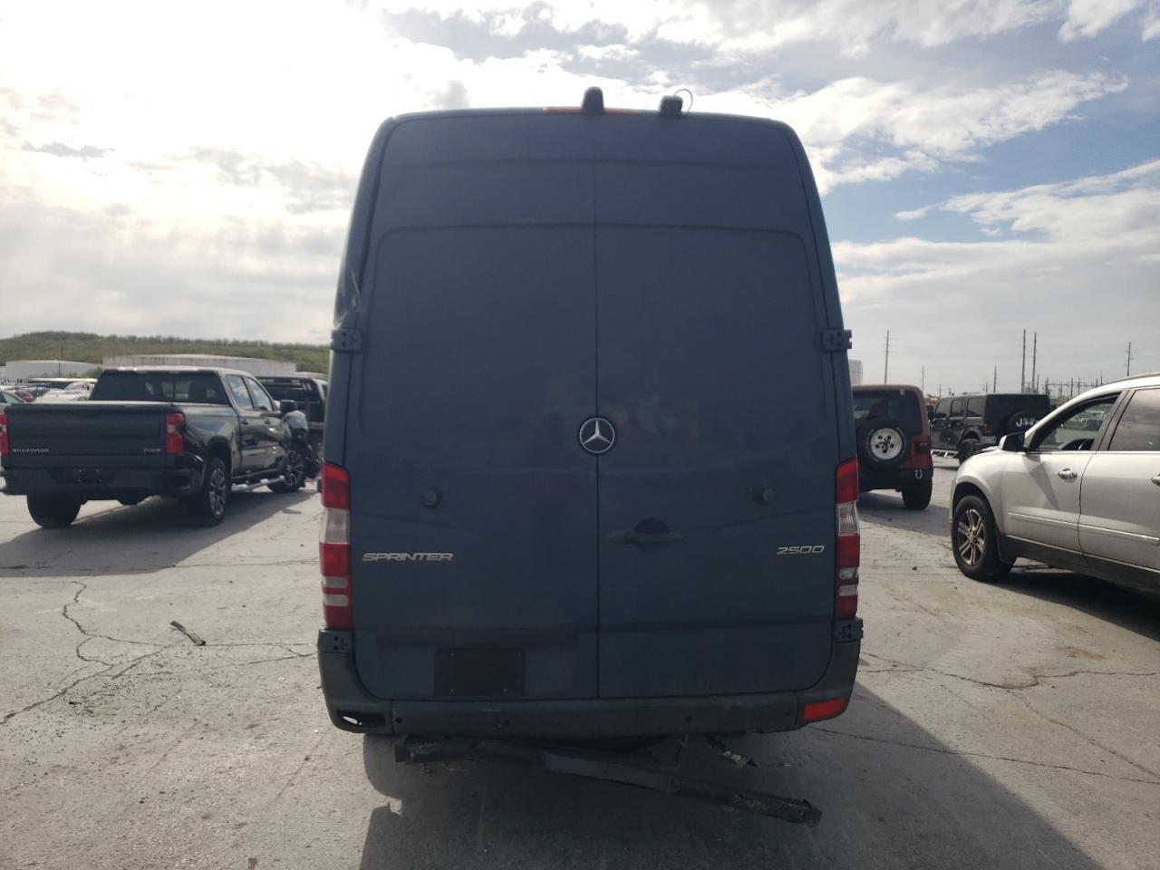 Photo 5 VIN: WD3PE7CD6JP632401 - MERCEDES-BENZ SPRINTER 