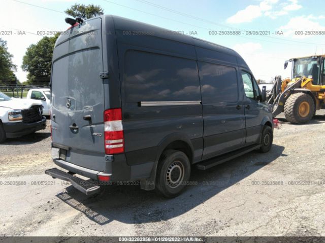 Photo 3 VIN: WD3PE7CD7JP632410 - MERCEDES-BENZ SPRINTER CARGO VAN 