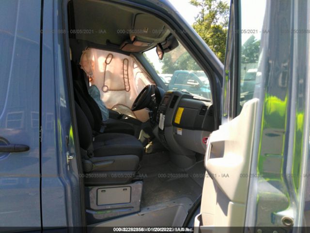 Photo 4 VIN: WD3PE7CD7JP632410 - MERCEDES-BENZ SPRINTER CARGO VAN 