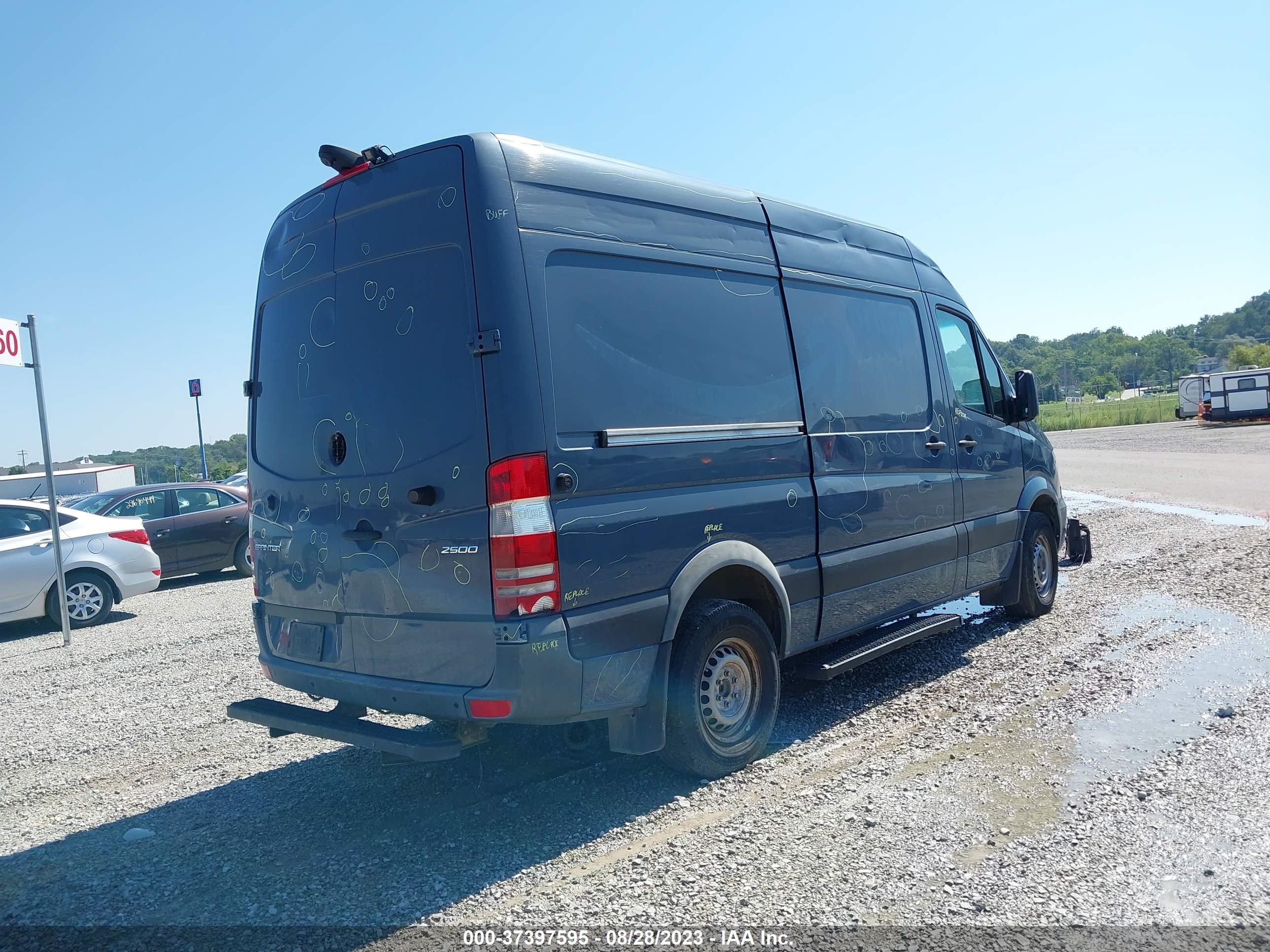 Photo 3 VIN: WD3PE7CD8JP622355 - MERCEDES-BENZ SPRINTER 