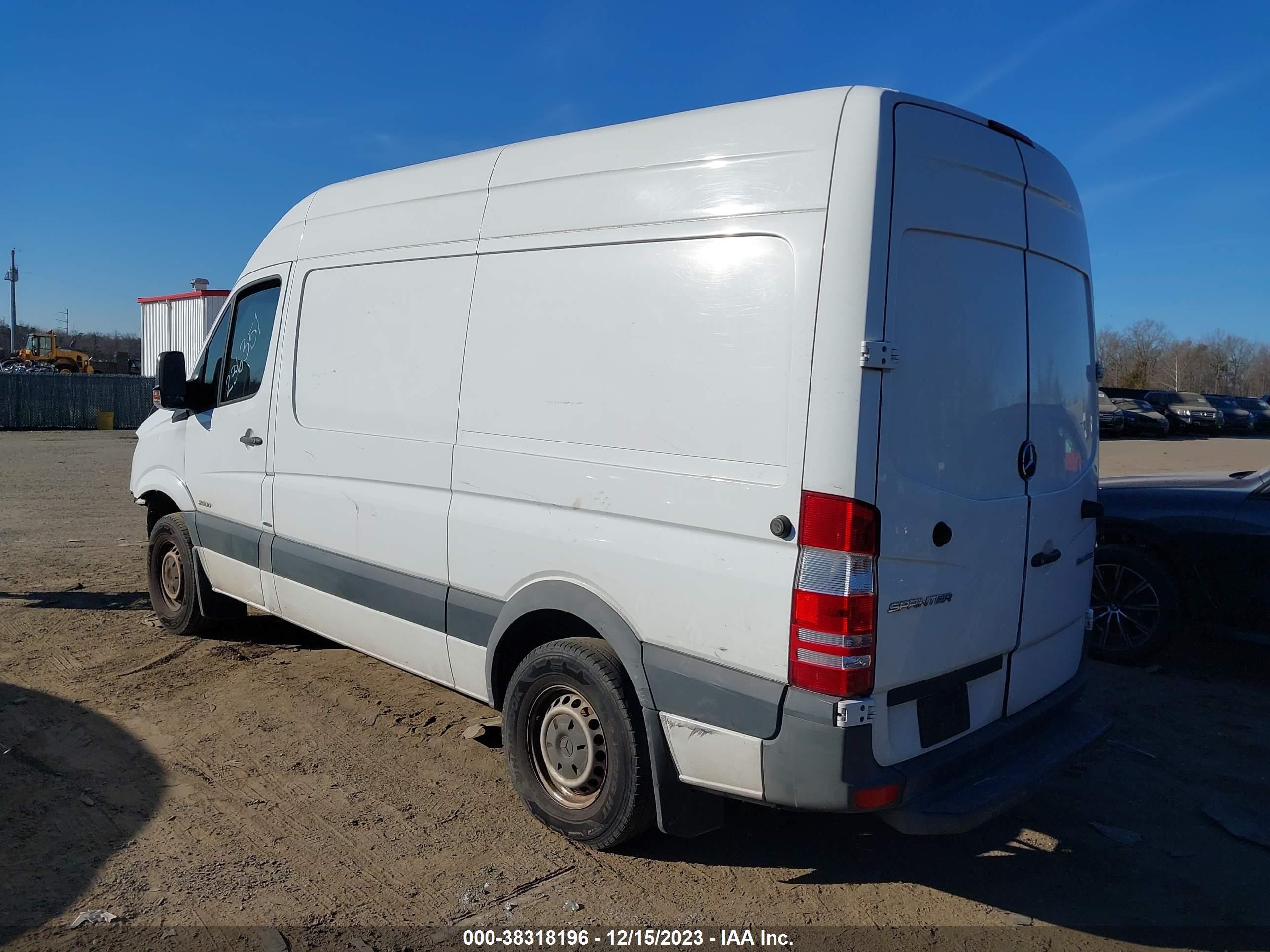 Photo 2 VIN: WD3PE7DDXGP236351 - MERCEDES-BENZ SPRINTER 