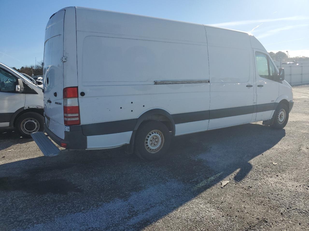 Photo 2 VIN: WD3PE8CB3C5677346 - MERCEDES-BENZ SPRINTER 