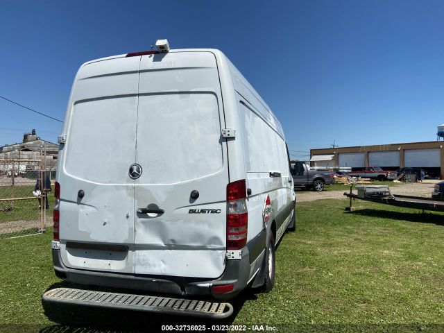 Photo 3 VIN: WD3PE8CB4C5715845 - MERCEDES-BENZ SPRINTER CARGO VANS 