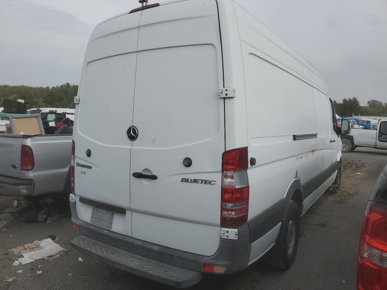 Photo 2 VIN: WD3PE8CC2C5648994 - MERCEDES-BENZ SPRINTER 