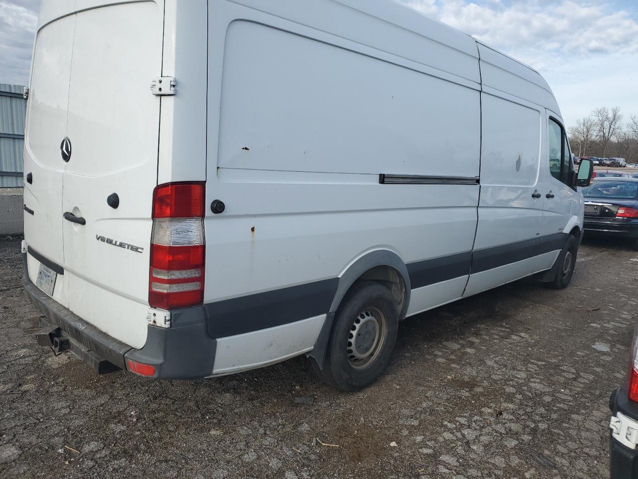 Photo 2 VIN: WD3PE8CC4FP114081 - MERCEDES-BENZ SPRINTER 