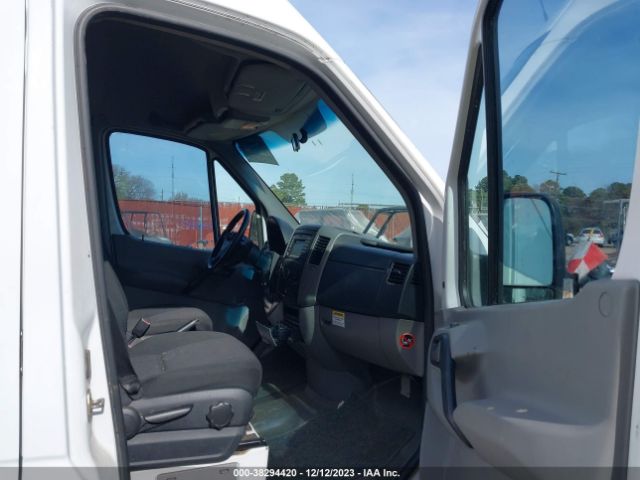 Photo 4 VIN: WD3PE8CC7FP135586 - MERCEDES-BENZ SPRINTER 