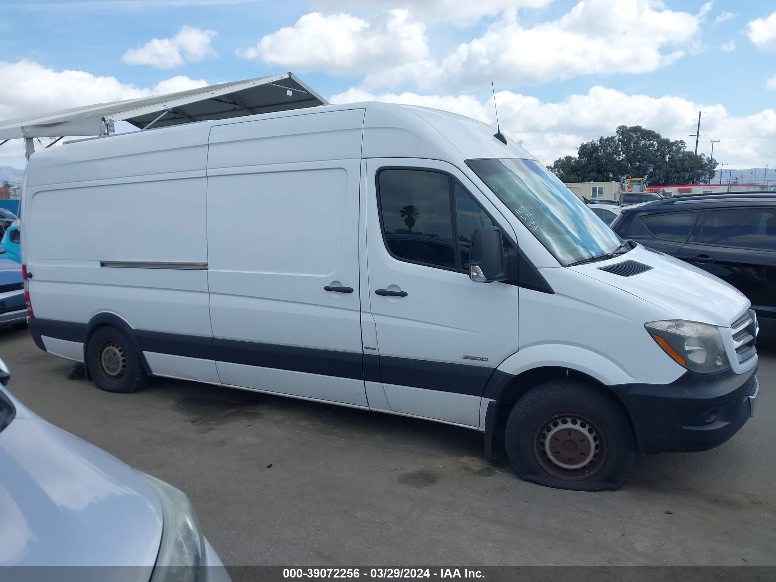 Photo 12 VIN: WD3PE8CC9E5884870 - MERCEDES-BENZ SPRINTER 2 