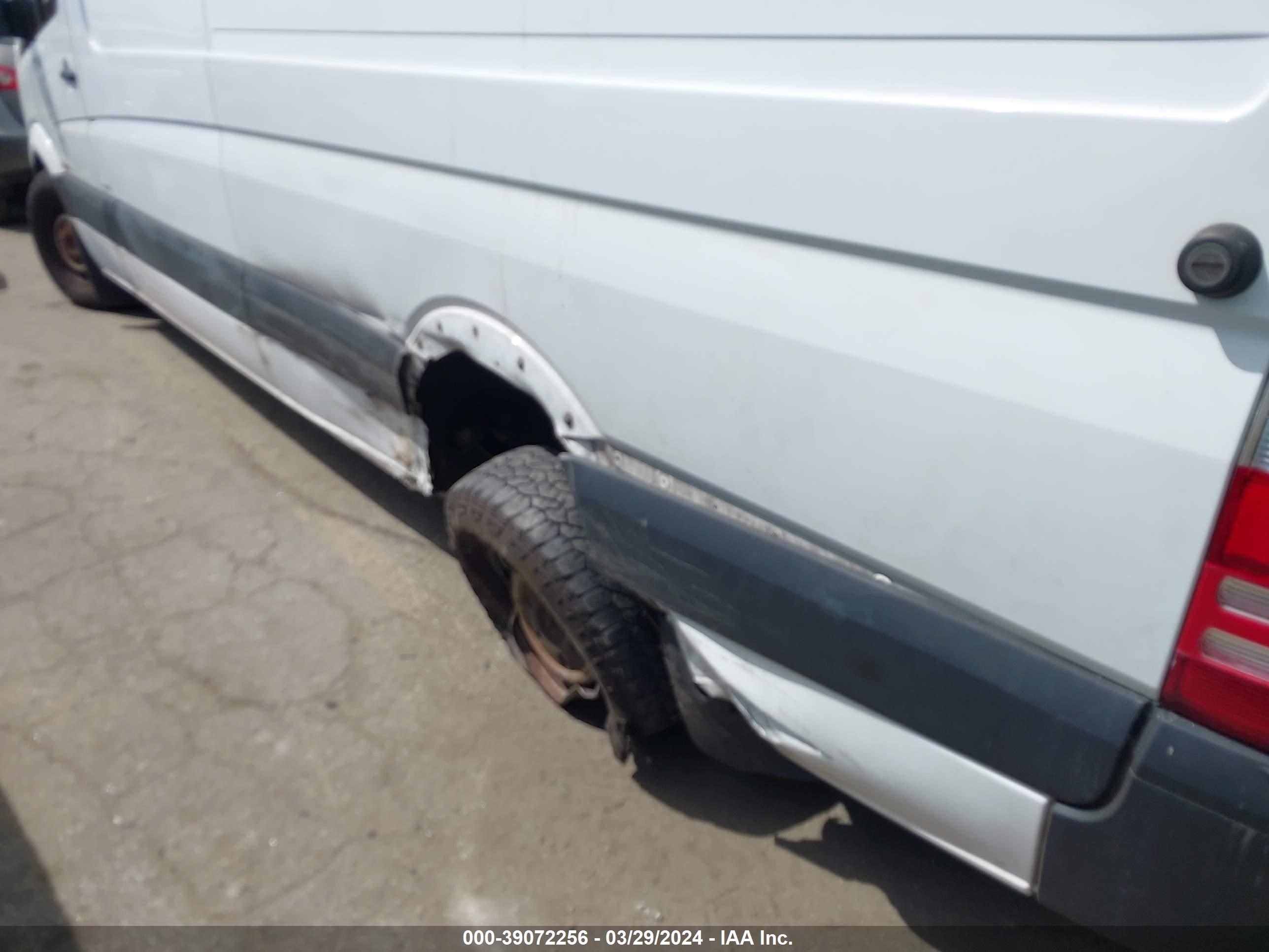 Photo 5 VIN: WD3PE8CC9E5884870 - MERCEDES-BENZ SPRINTER 2 