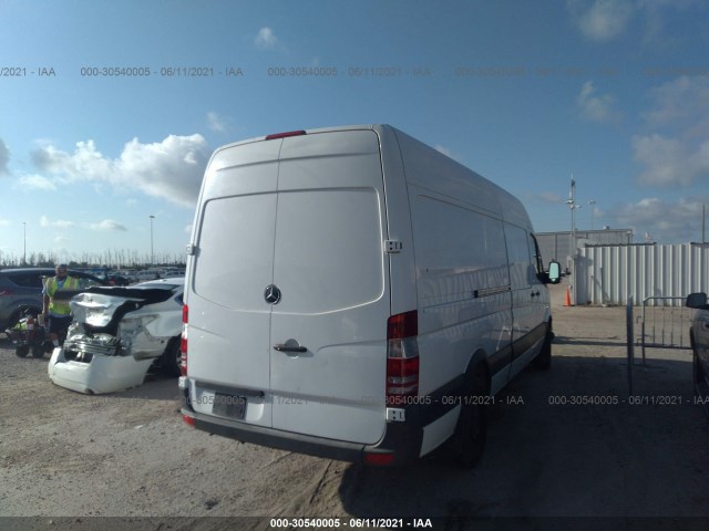 Photo 3 VIN: WD3PE8CD3HP558709 - MERCEDES-BENZ SPRINTER CARGO VAN 