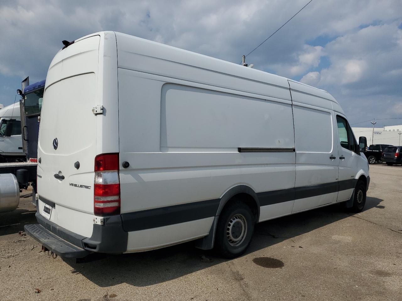 Photo 2 VIN: WD3PE8CDXGP185988 - MERCEDES-BENZ SPRINTER 