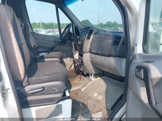 Photo 4 VIN: WD3PE8DC0F5983903 - MERCEDES-BENZ SPRINTER 