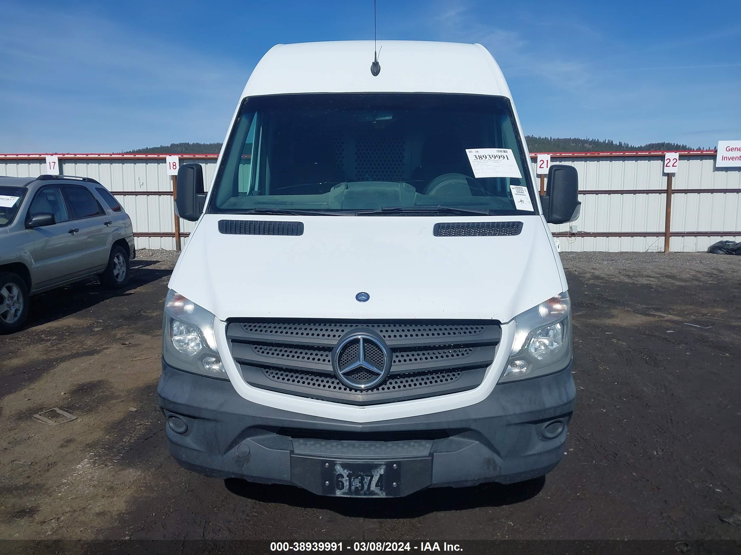 Photo 11 VIN: WD3PF1CC0FP107181 - MERCEDES-BENZ NULL 