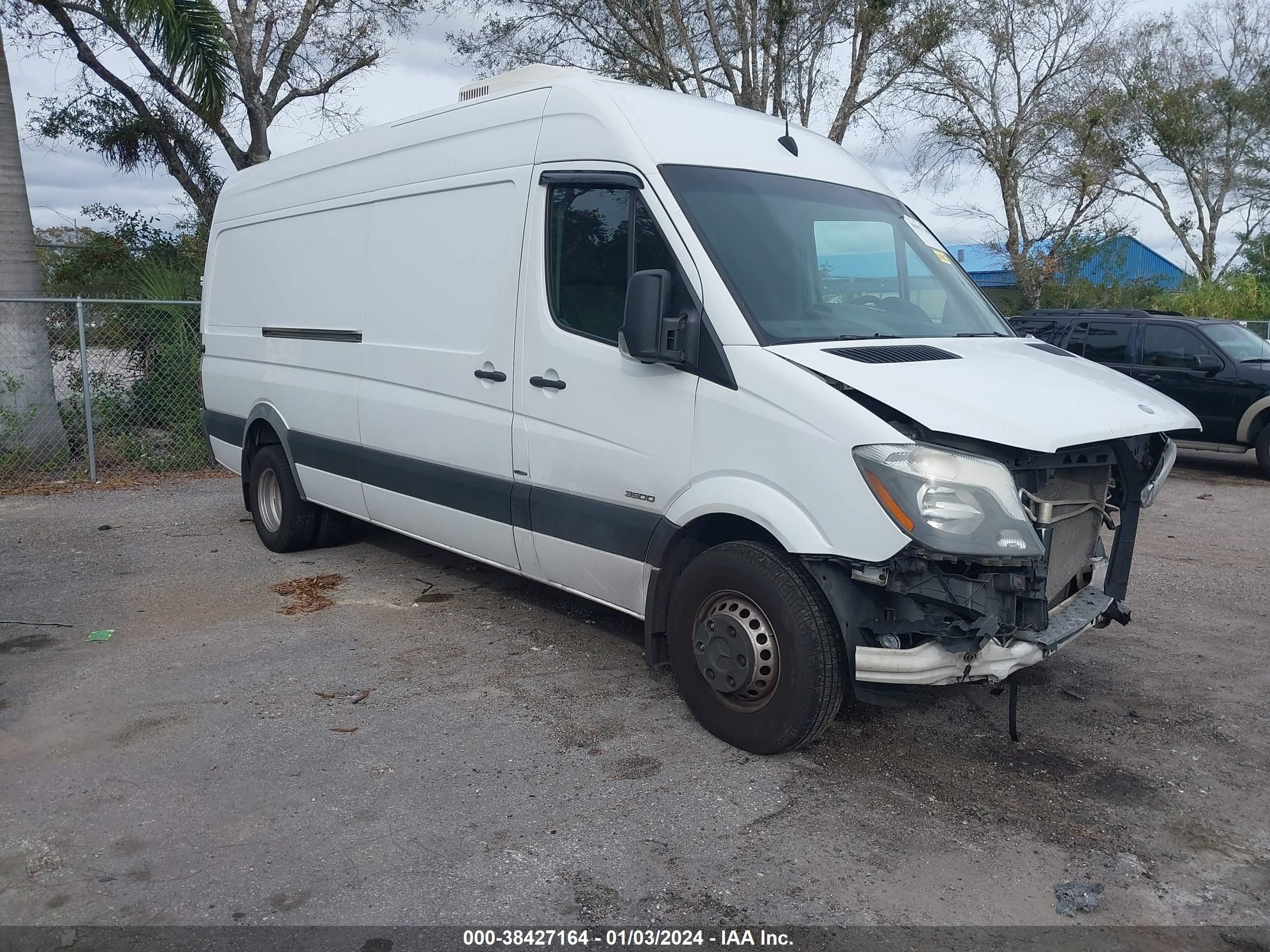 Photo 0 VIN: WD3PF4CC8E5873543 - MERCEDES-BENZ SPRINTER 