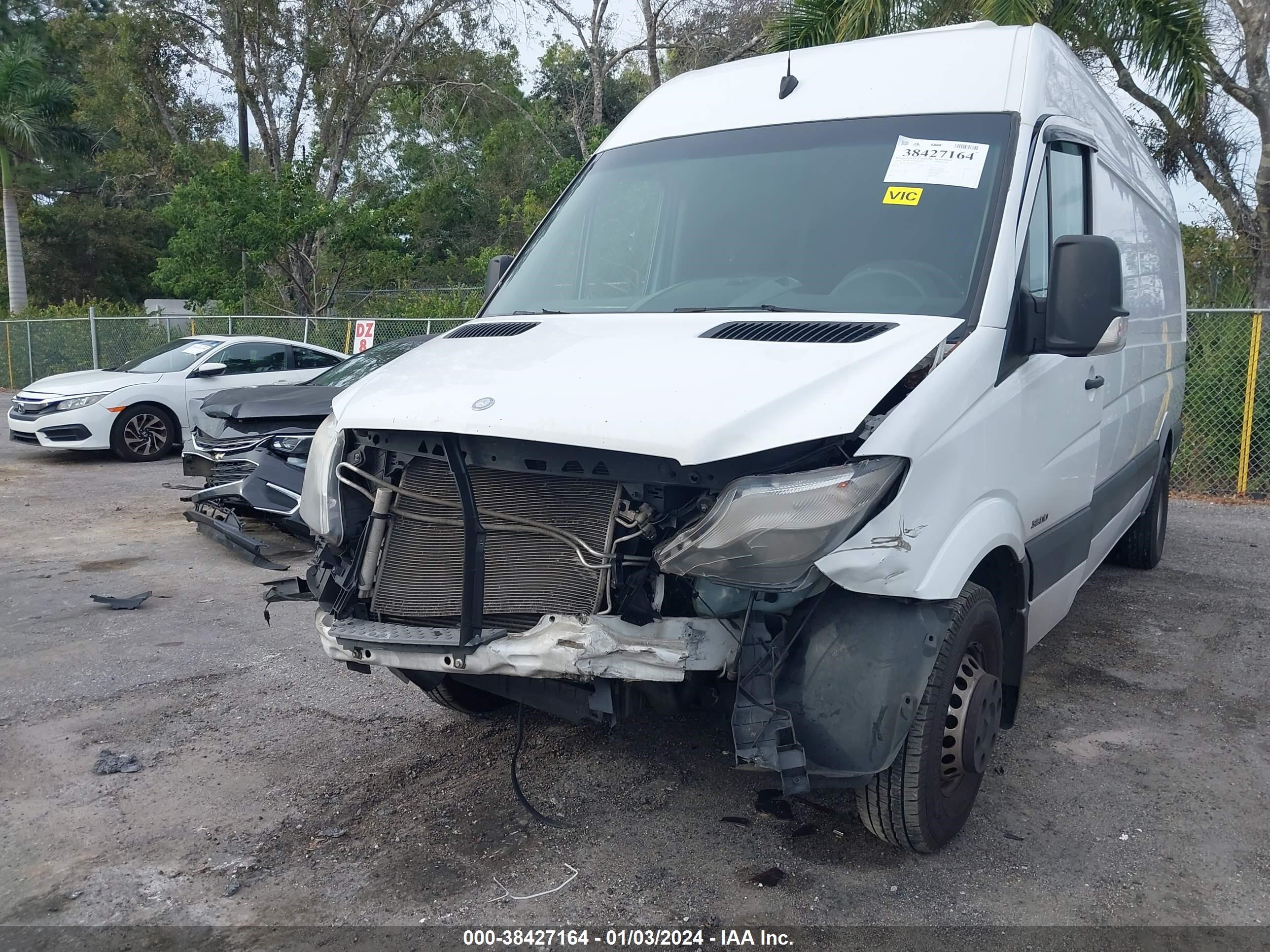 Photo 5 VIN: WD3PF4CC8E5873543 - MERCEDES-BENZ SPRINTER 