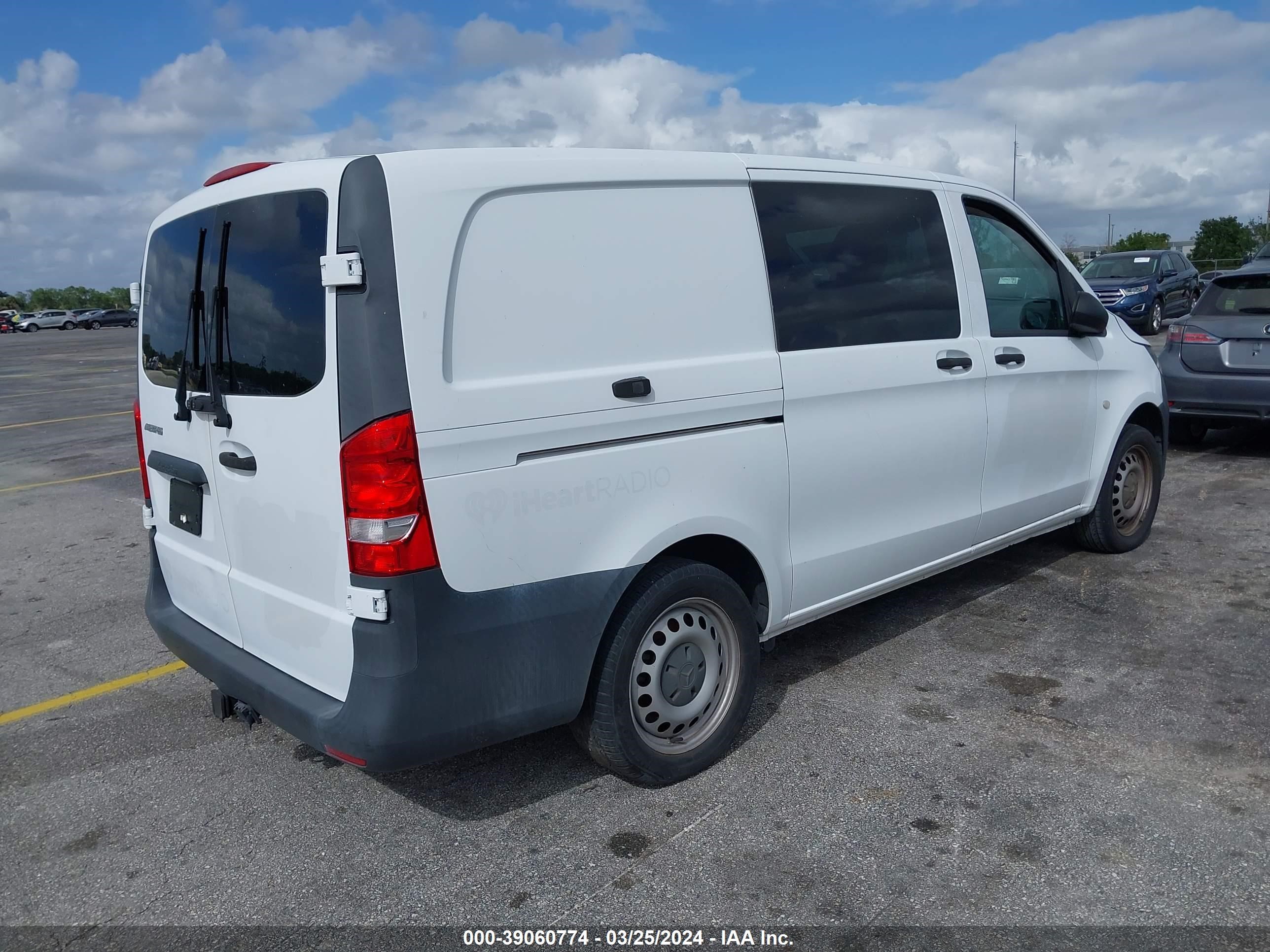 Photo 3 VIN: WD3PG2EA1H3298263 - MERCEDES-BENZ METRIS 