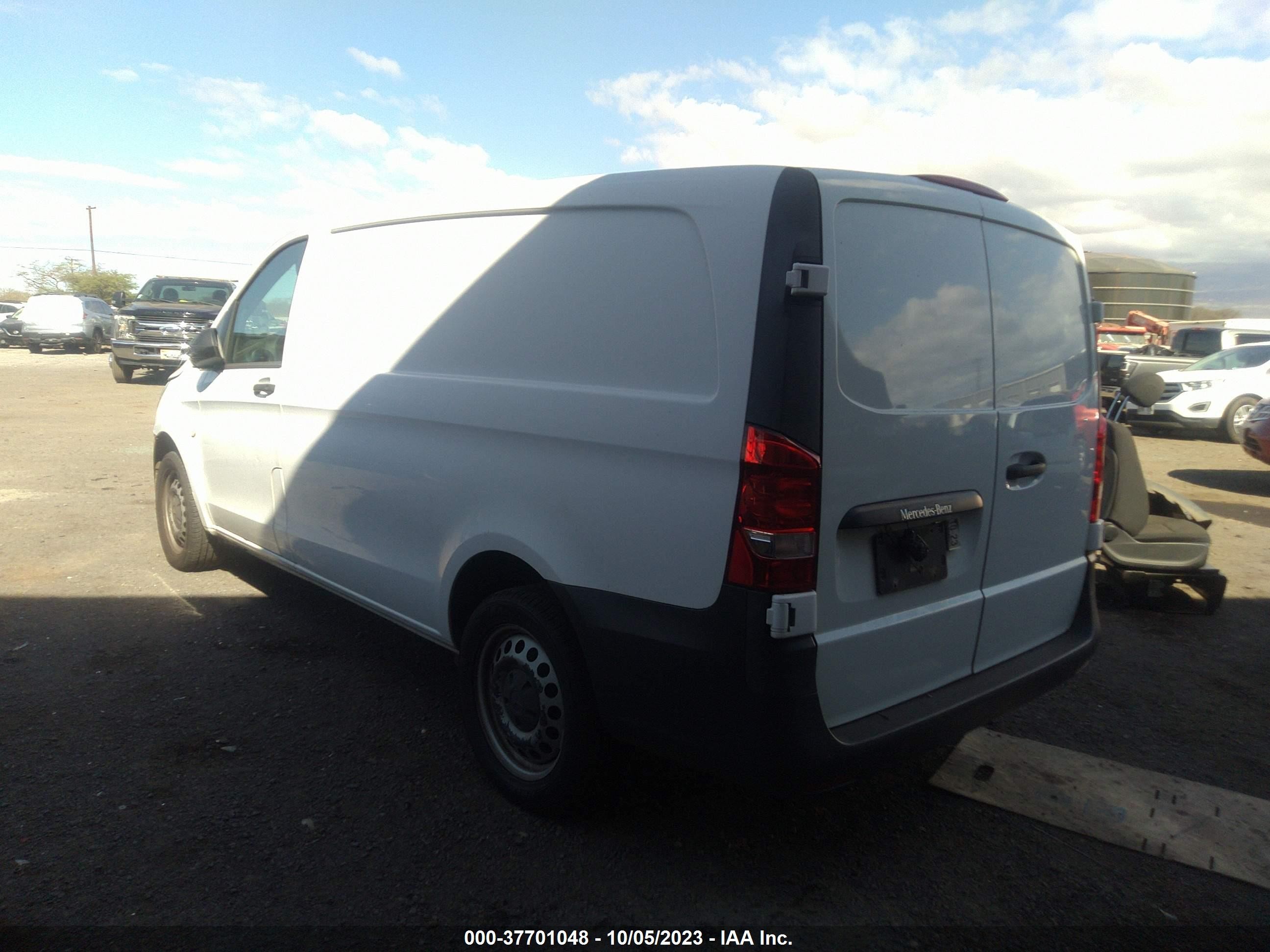 Photo 2 VIN: WD3PG2EA8H3239761 - MERCEDES-BENZ METRIS CARGO VAN 