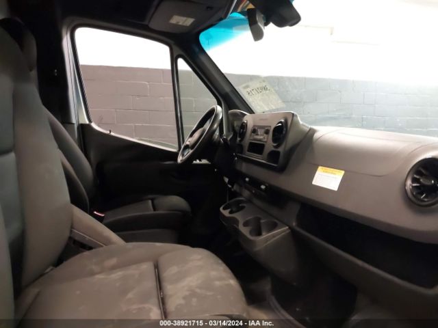 Photo 4 VIN: WD4PE7ED7KT016630 - MERCEDES-BENZ SPRINTER 1500 